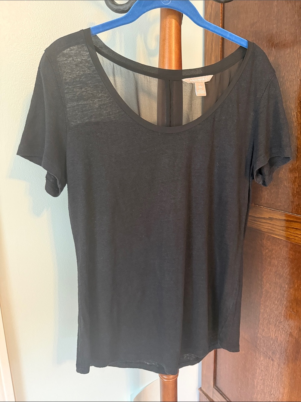 Womenโs Banana Republic Dressy Black Top size Large